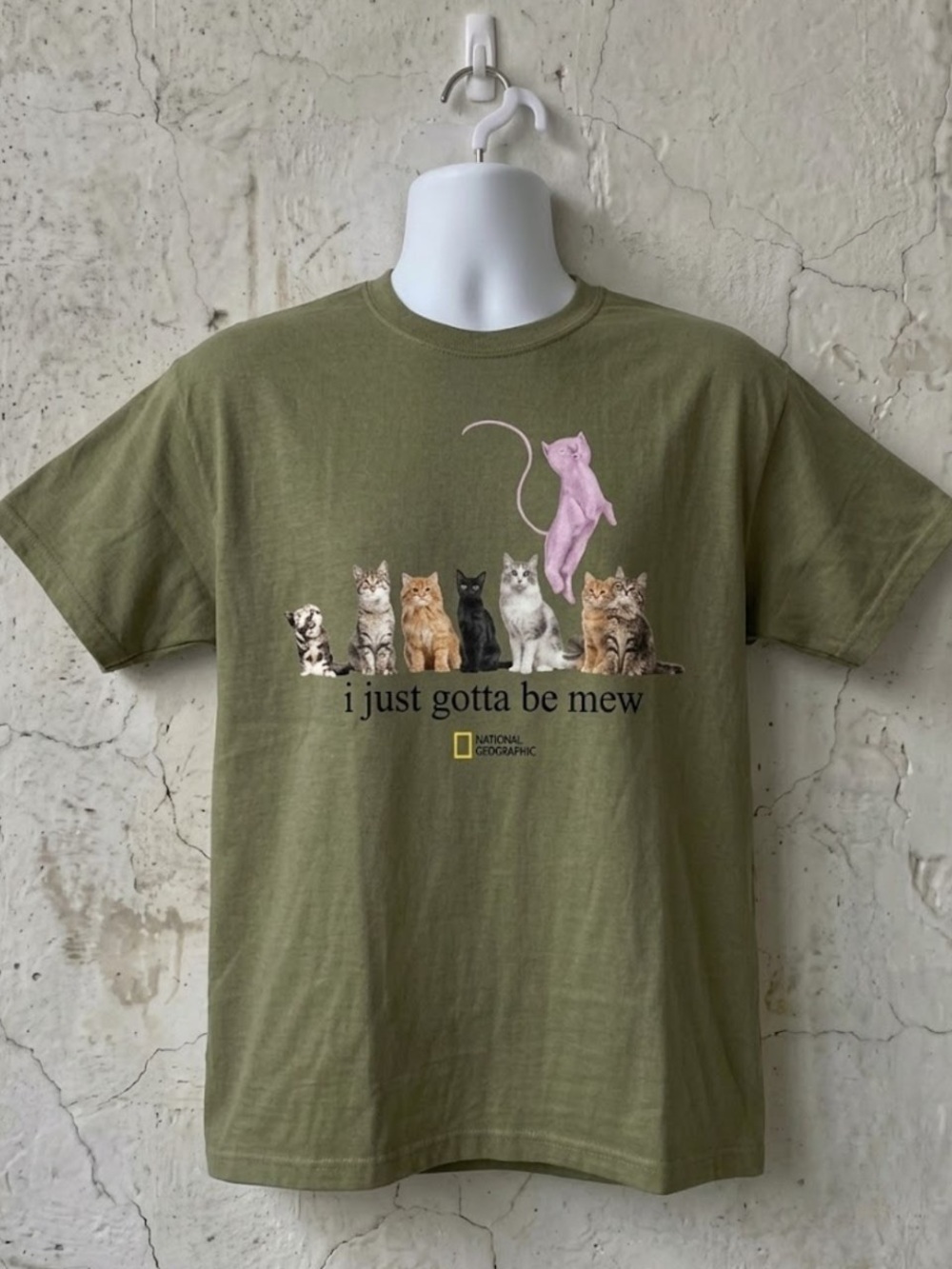 I Just Gotta Be Mew Funny Cat Meme Graphic T-Shirt Gildan 5000 Cotton Unisex Tee
